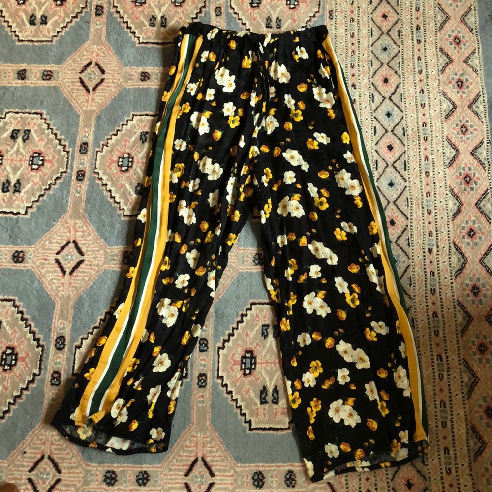 Urban Outfitters women’s floral pants